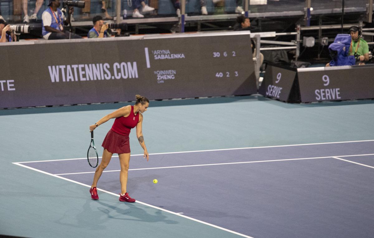 萨巴伦卡迈阿密击败郑钦文，距离阳光双冠还有两步